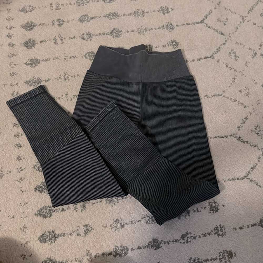 Aerie offline ribbed leggings, navy blue, size small, never worn, no tags